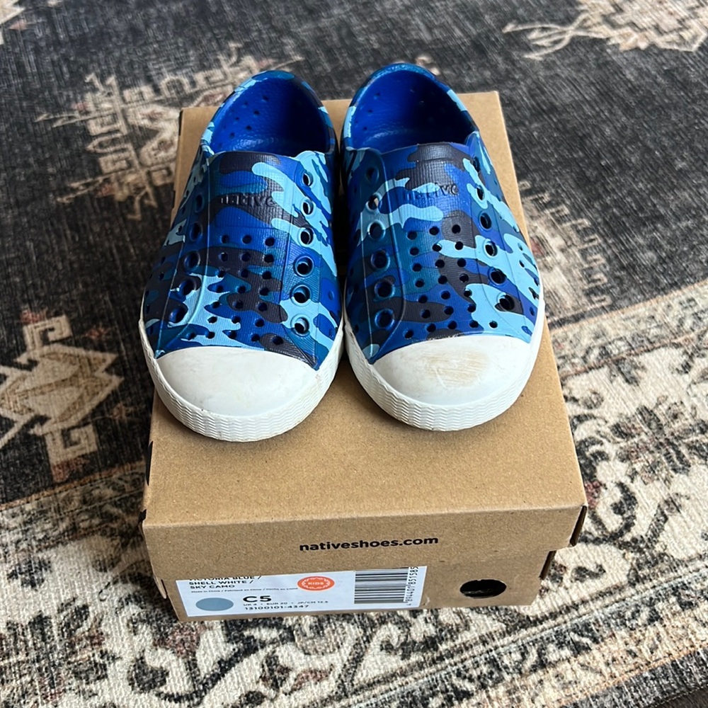 Native shoes camo